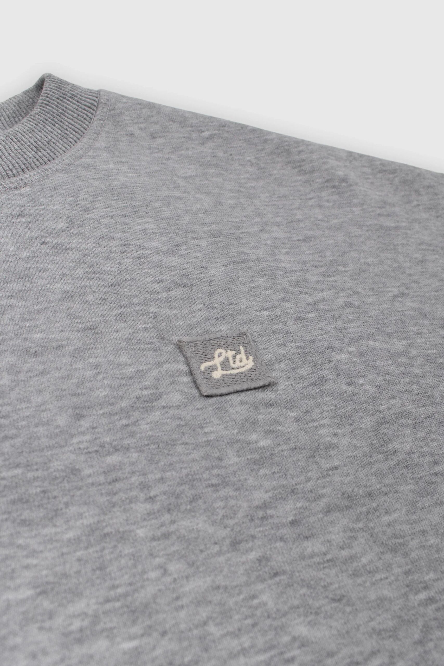 FLEECE-CREWNECK-GREY-02_2679679c-ac6c-404f-9479-2f6779043c9f.jpg FLEECE-CREWNECK-GREY-02_2679679c-ac6c-404f-9479-2f6779043c9f.jpg