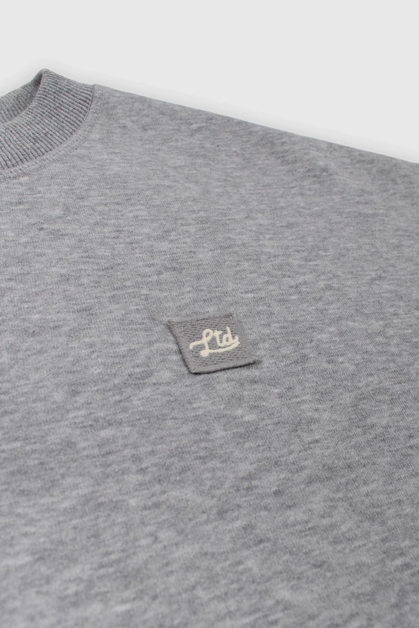 FLEECE-CREWNECK-GREY-02_c3ddbf97-3493-4b99-9e1a-de38a0a3889e.jpg FLEECE-CREWNECK-GREY-02_c3ddbf97-3493-4b99-9e1a-de38a0a3889e.jpg