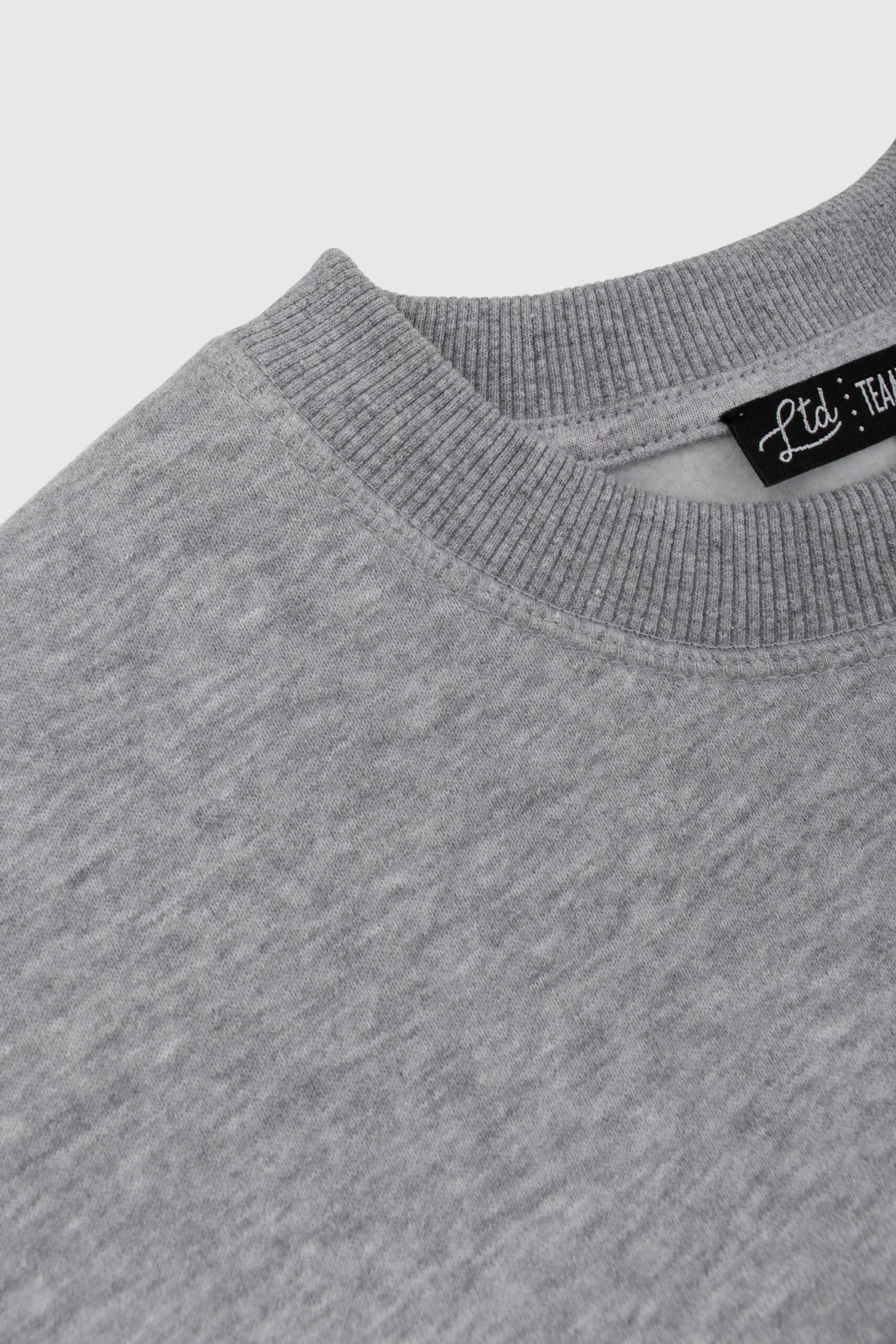 FLEECE-CREWNECK-GREY-03.jpg FLEECE-CREWNECK-GREY-03.jpg