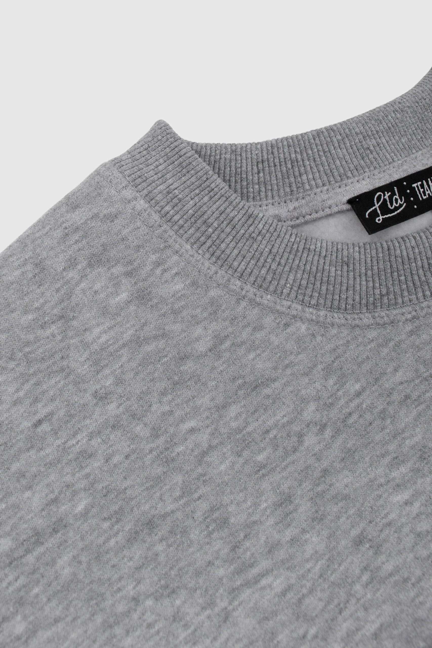 FLEECE-CREWNECK-GREY-03_0cc78949-bdf4-4017-8bbe-73674b1ae1b7.jpg FLEECE-CREWNECK-GREY-03_0cc78949-bdf4-4017-8bbe-73674b1ae1b7.jpg