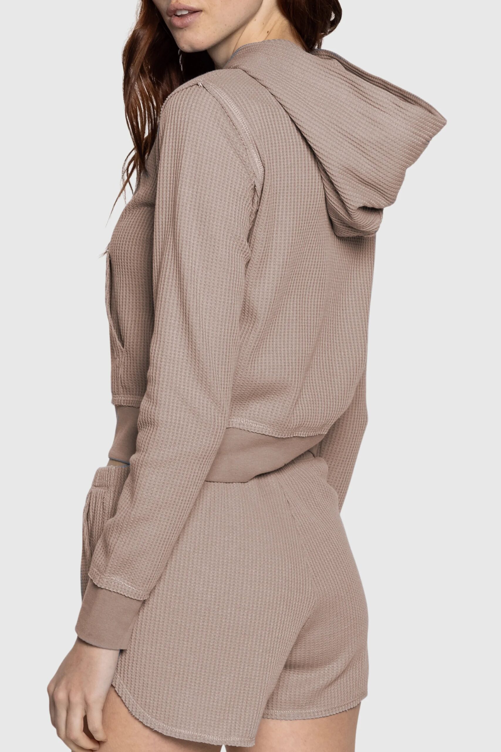 SS21-L-Sweater18.jpg SS21-L-Sweater18.jpg