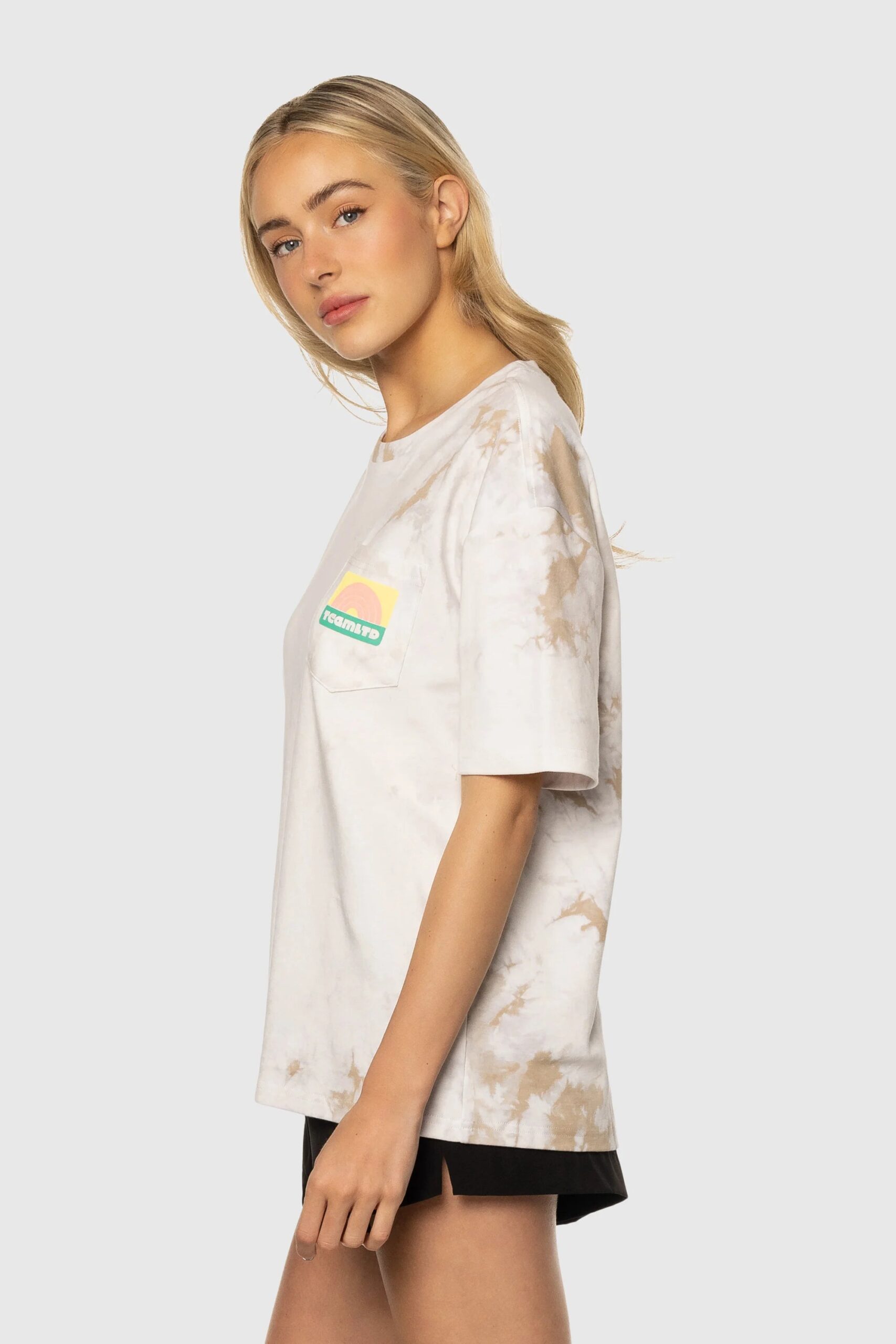SS23-L-Tee18.jpg SS23-L-Tee18.jpg
