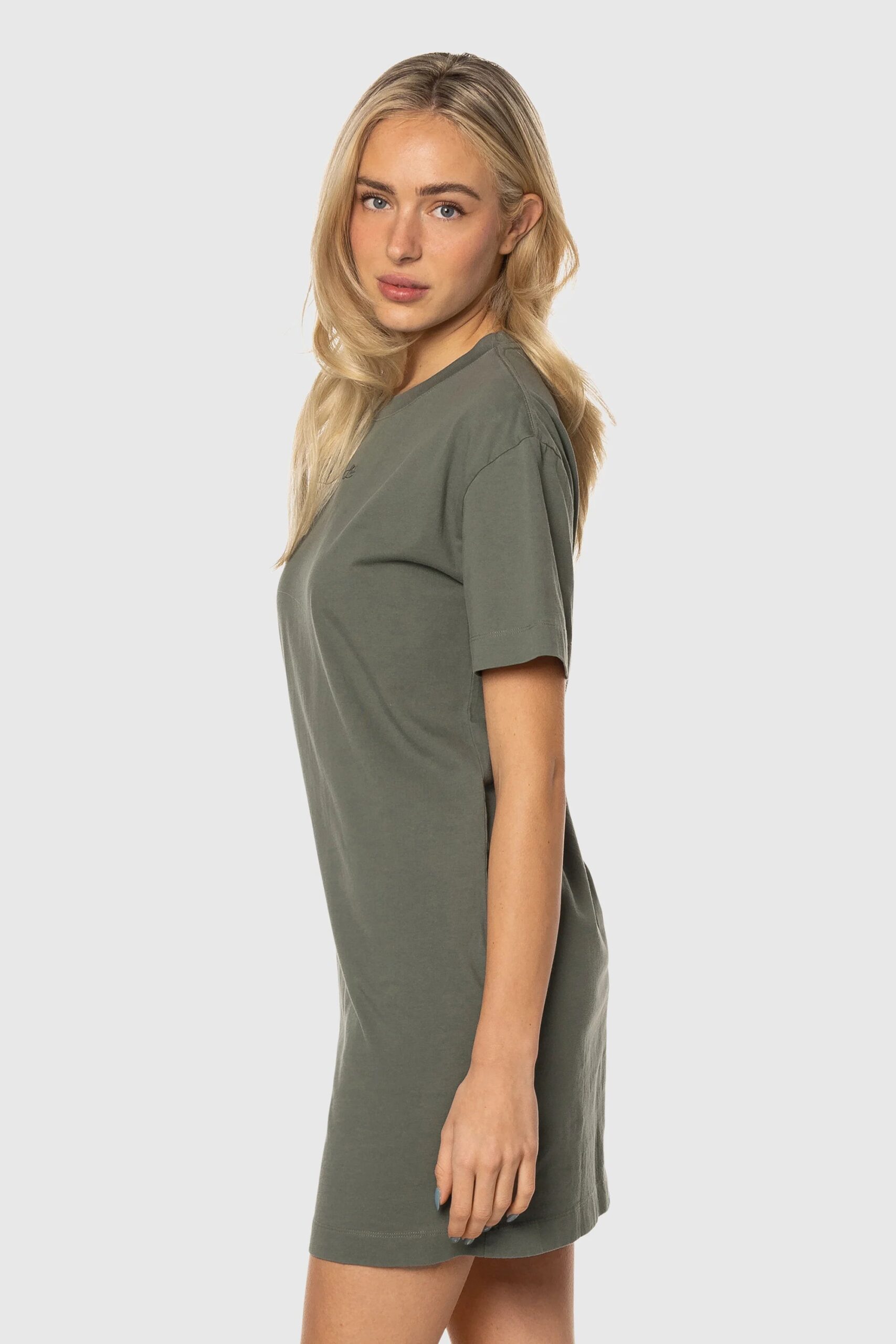 SS23-L-dress15.jpg SS23-L-dress15.jpg
