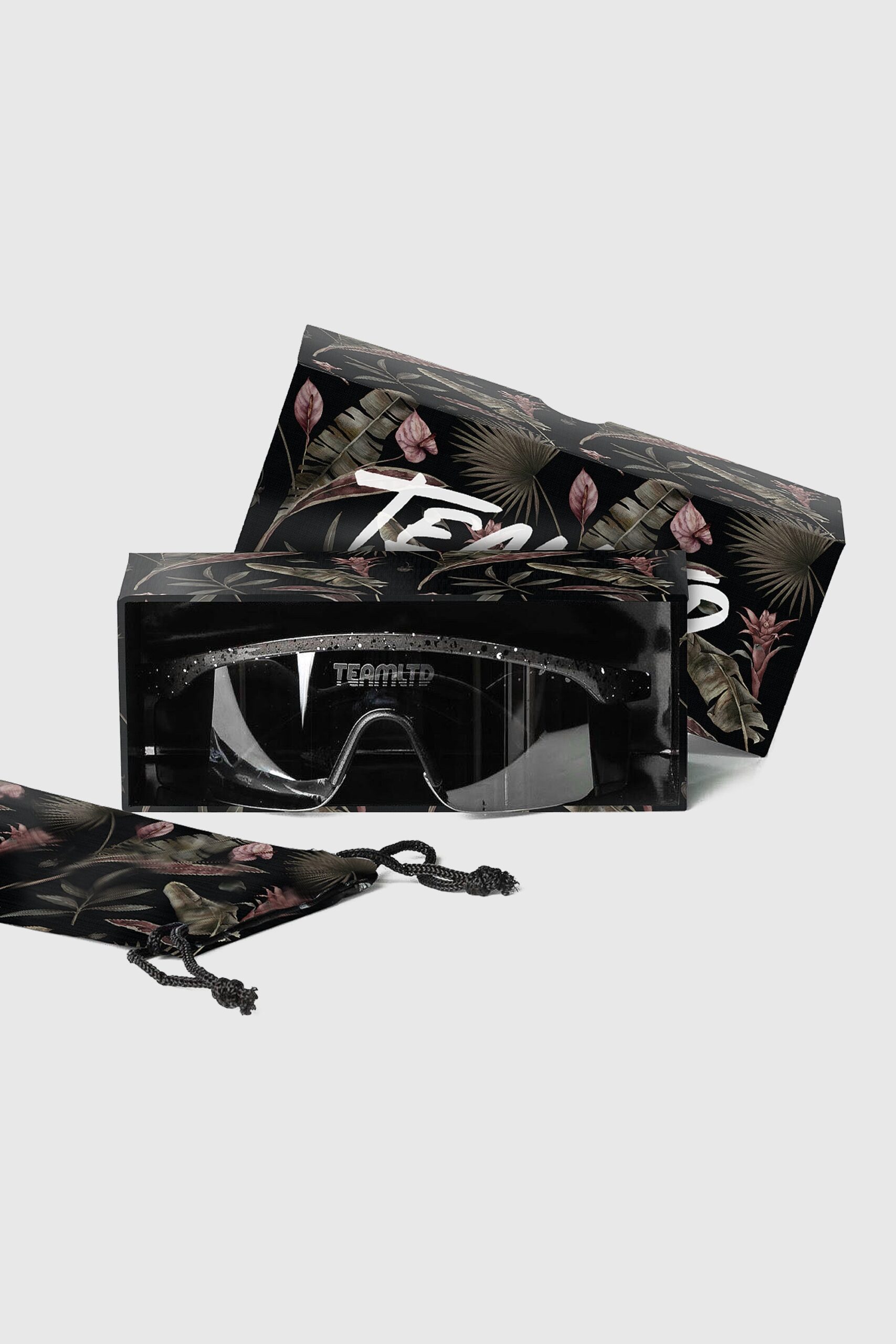 Shades-SS21Box_be7b618b-03ba-4edd-a4f4-350ed0d1de13.jpg Shades-SS21Box_be7b618b-03ba-4edd-a4f4-350ed0d1de13.jpg
