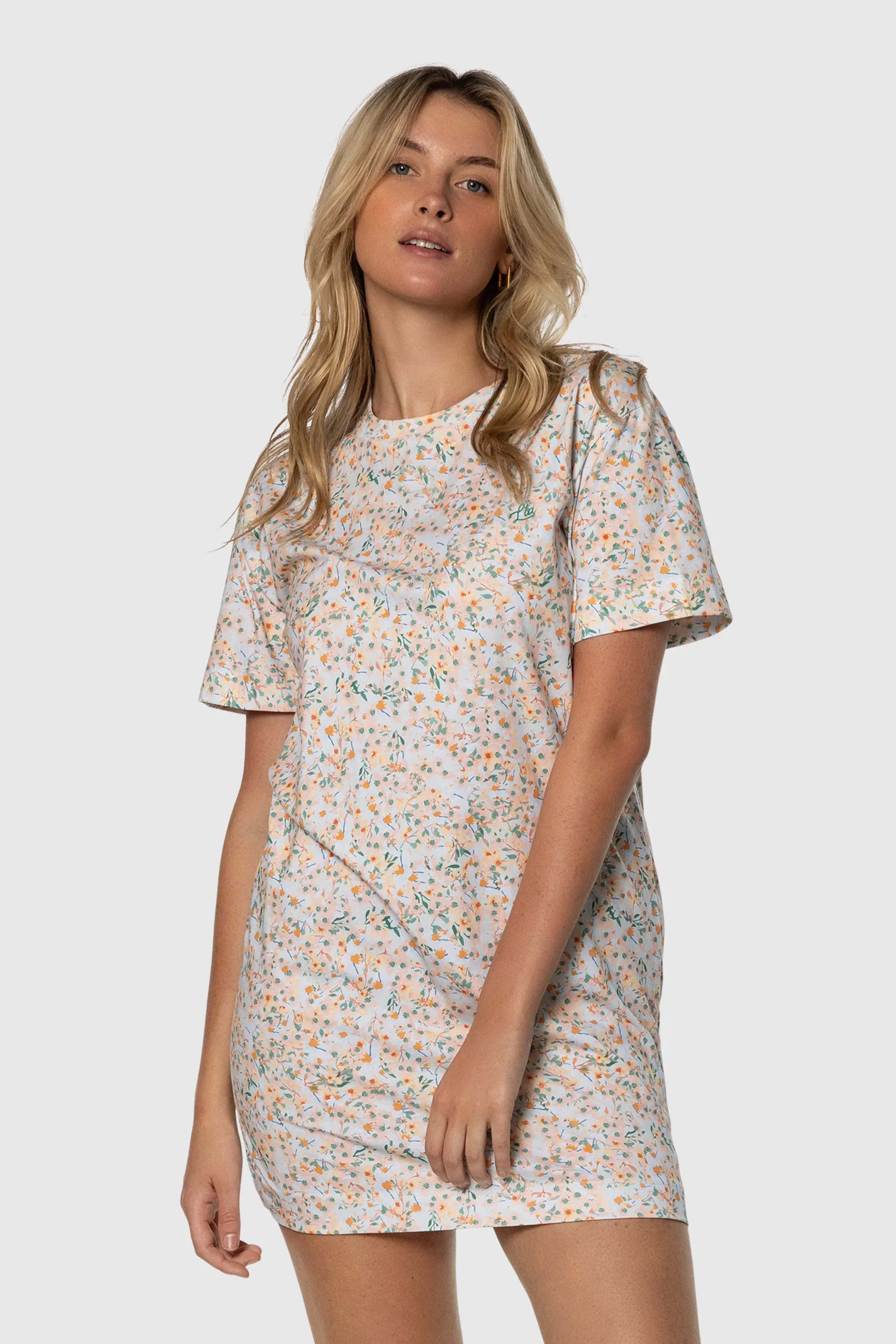 TEE-DRESS-BOQ1_66393080-ed45-4bc3-b610-5c8527306f3b.png TEE-DRESS-BOQ1_66393080-ed45-4bc3-b610-5c8527306f3b.png