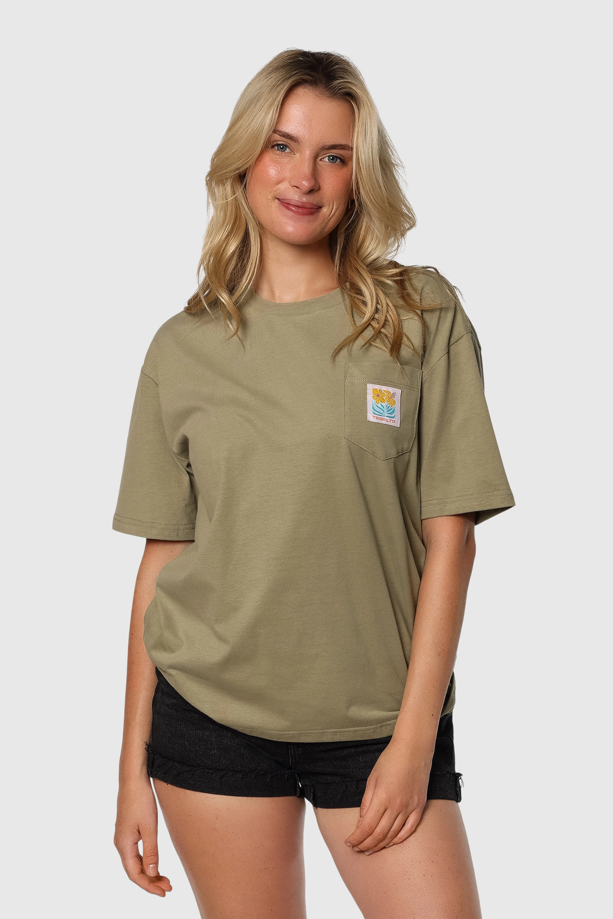 TEE-POCKET-OLIVE3.png TEE-POCKET-OLIVE3.png