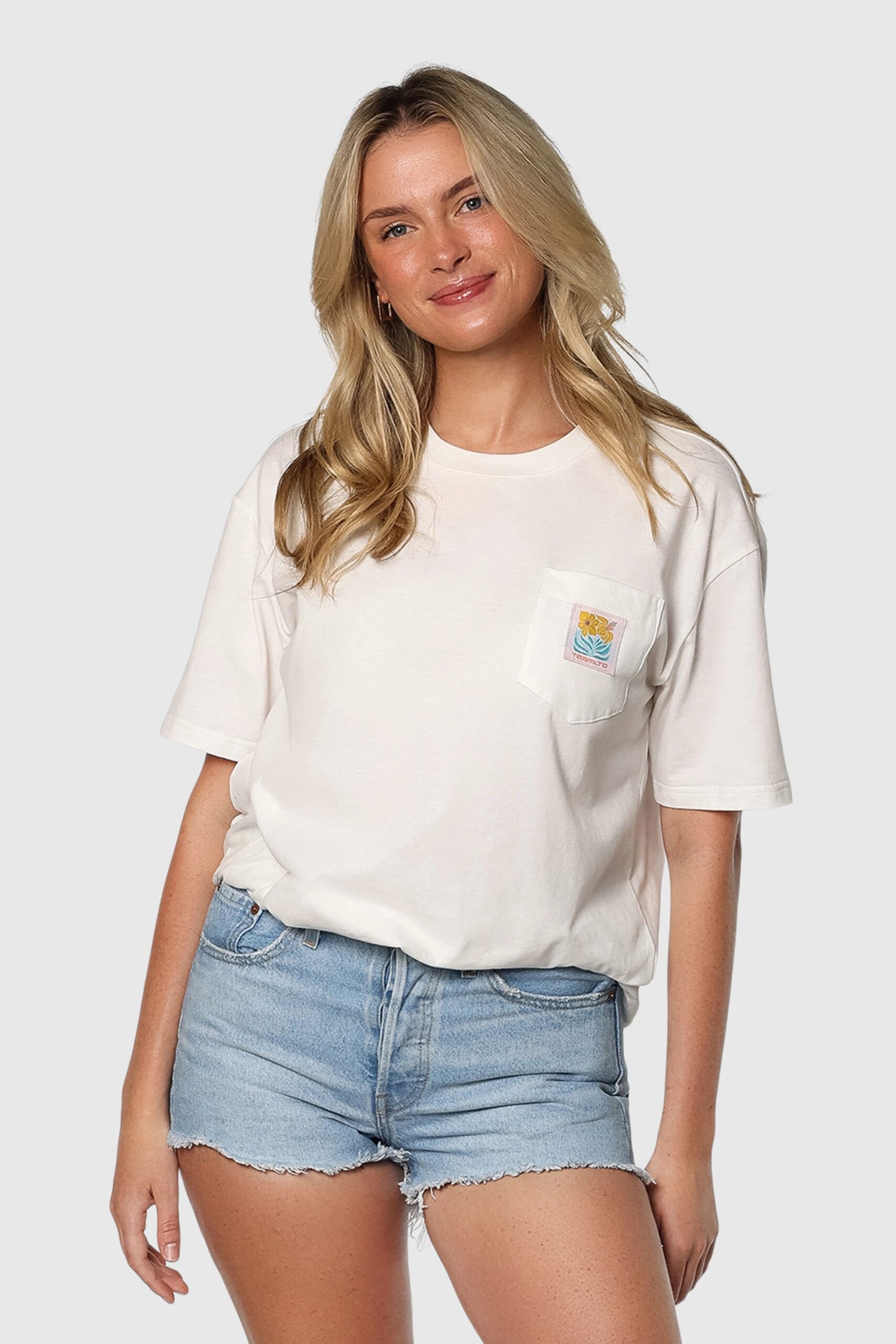 TEE-POCKET-WHITE1.jpg TEE-POCKET-WHITE1.jpg