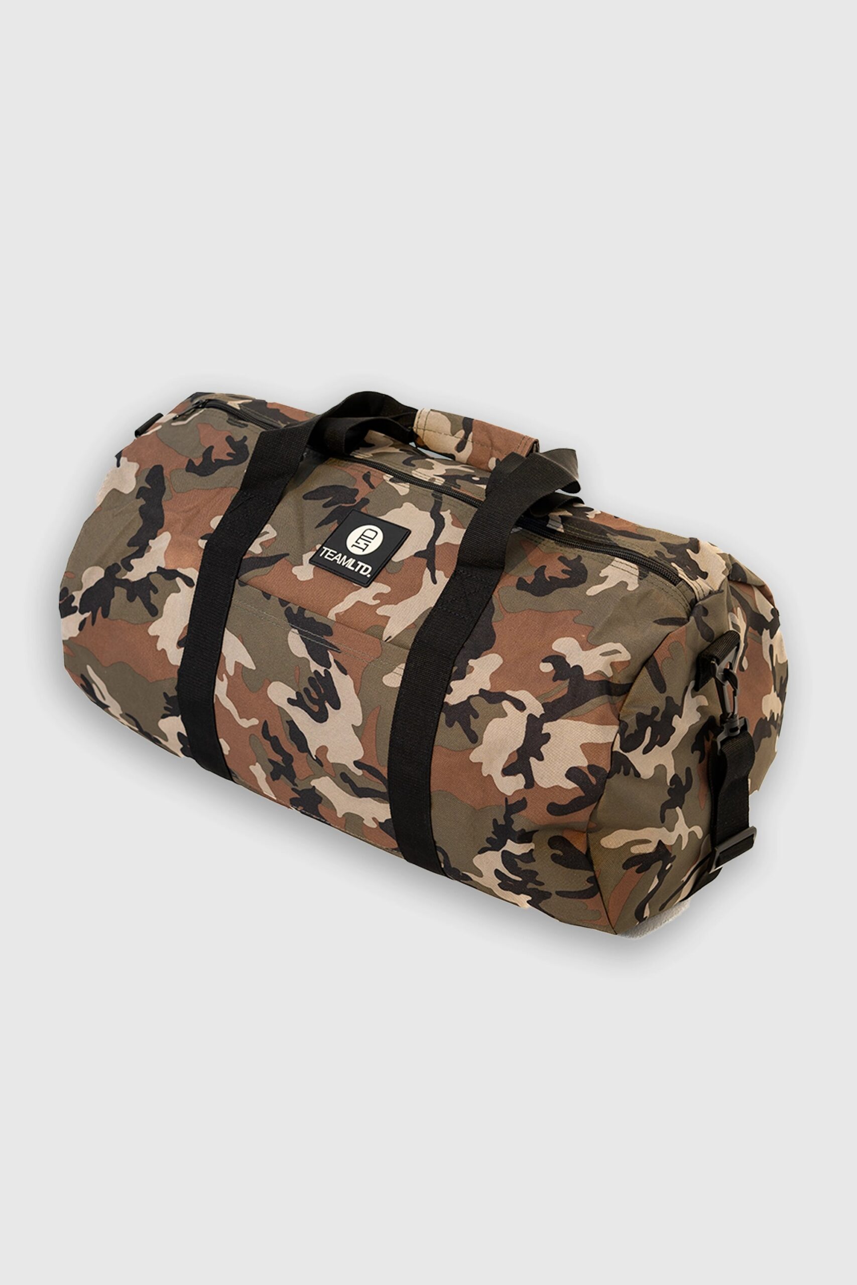 CamoDuffle22.jpg CamoDuffle22.jpg