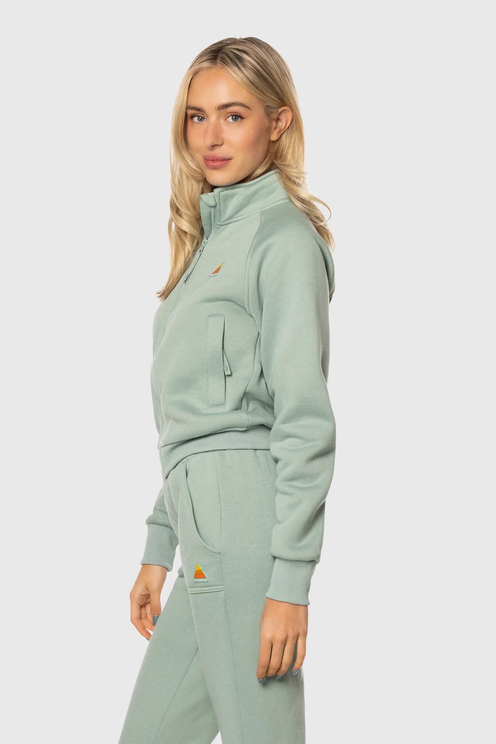 SS23-L-Sweaters11.jpg SS23-L-Sweaters11.jpg