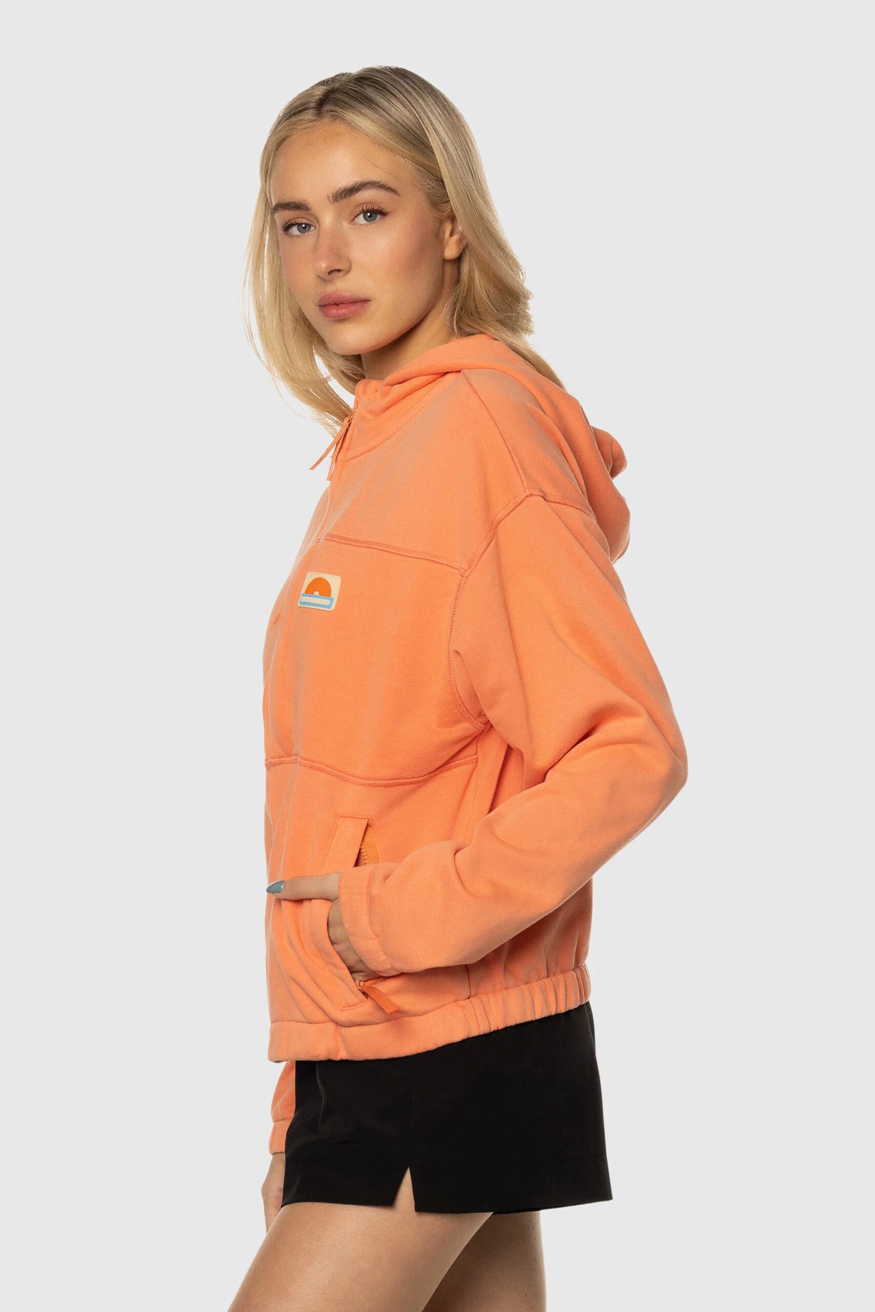 SS23-L-Sweaters24.jpg SS23-L-Sweaters24.jpg