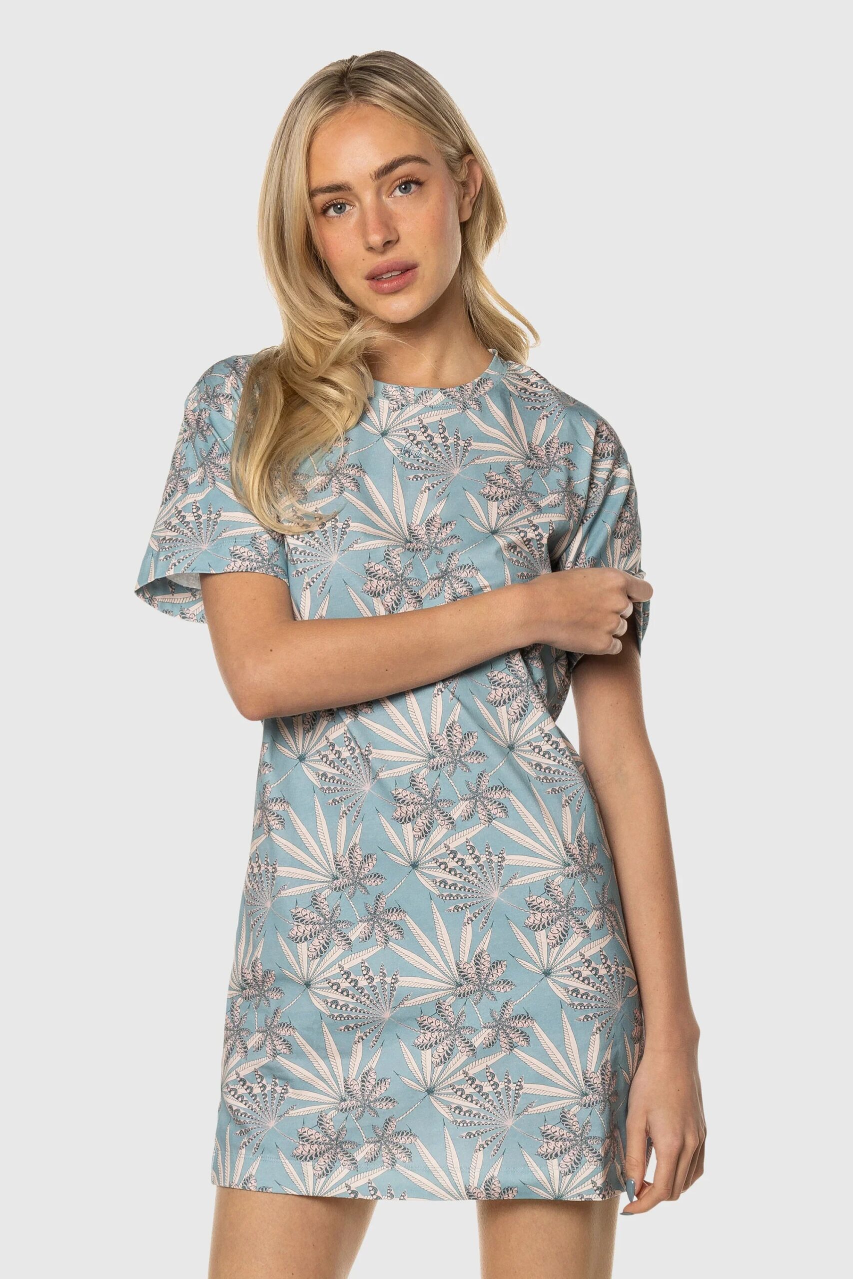 SS23-L-dress18-1.jpg SS23-L-dress18-1.jpg
