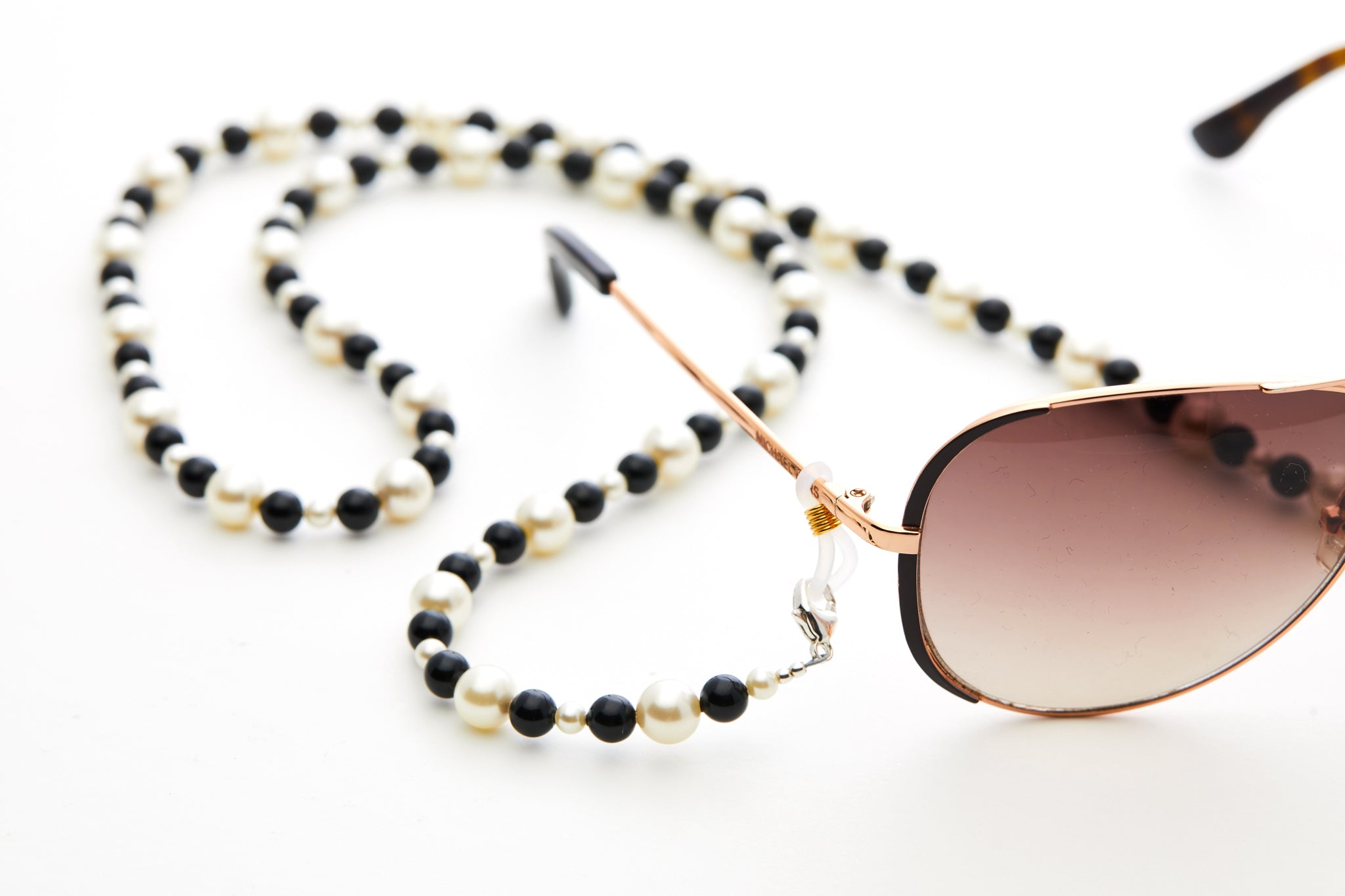 blackandcreampearls2.jpg blackandcreampearls2.jpg